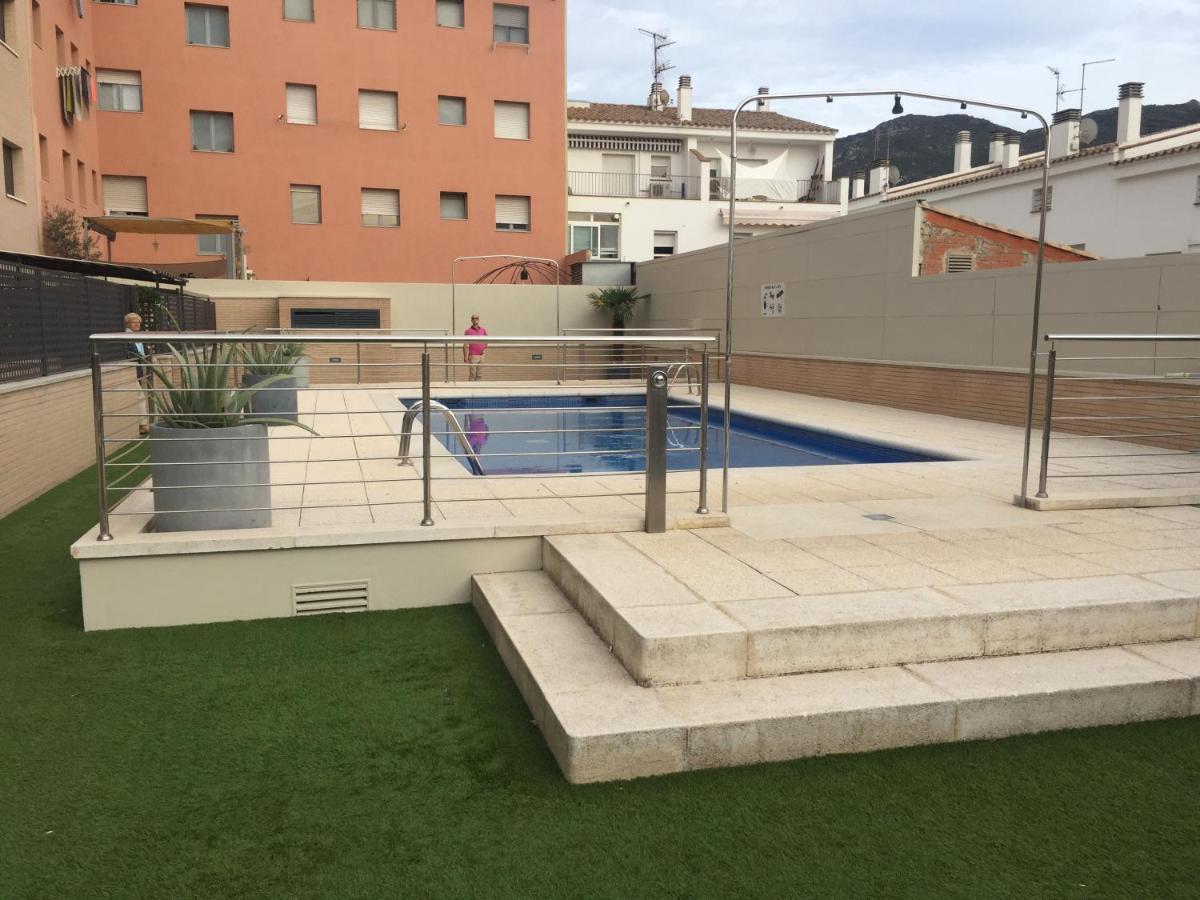 Appartement standing 58m plage à 3mn en voiture Roses Esterno foto