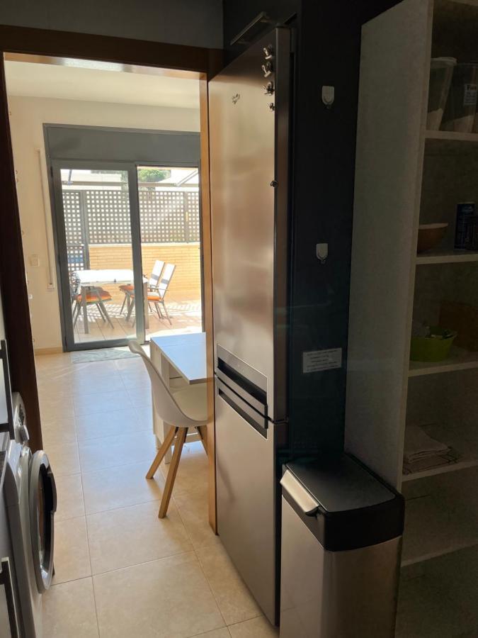 Appartement standing 58m plage à 3mn en voiture Roses Esterno foto